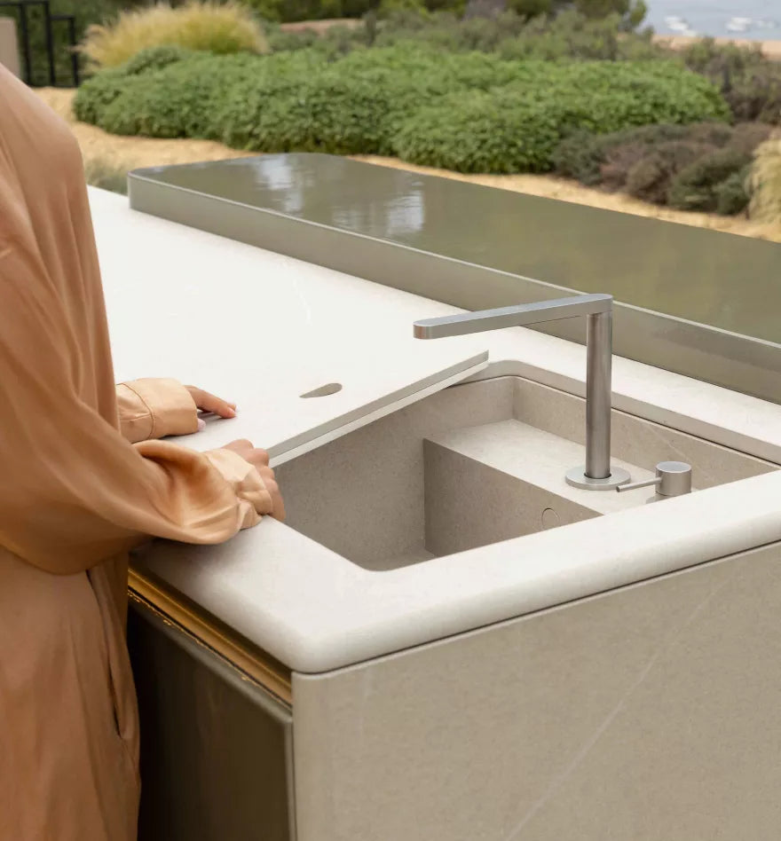 HIDDEN SINK